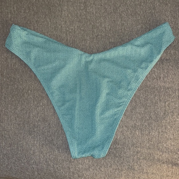 Abercrombie and Fitch bikini bottom - Picture 2 of 2